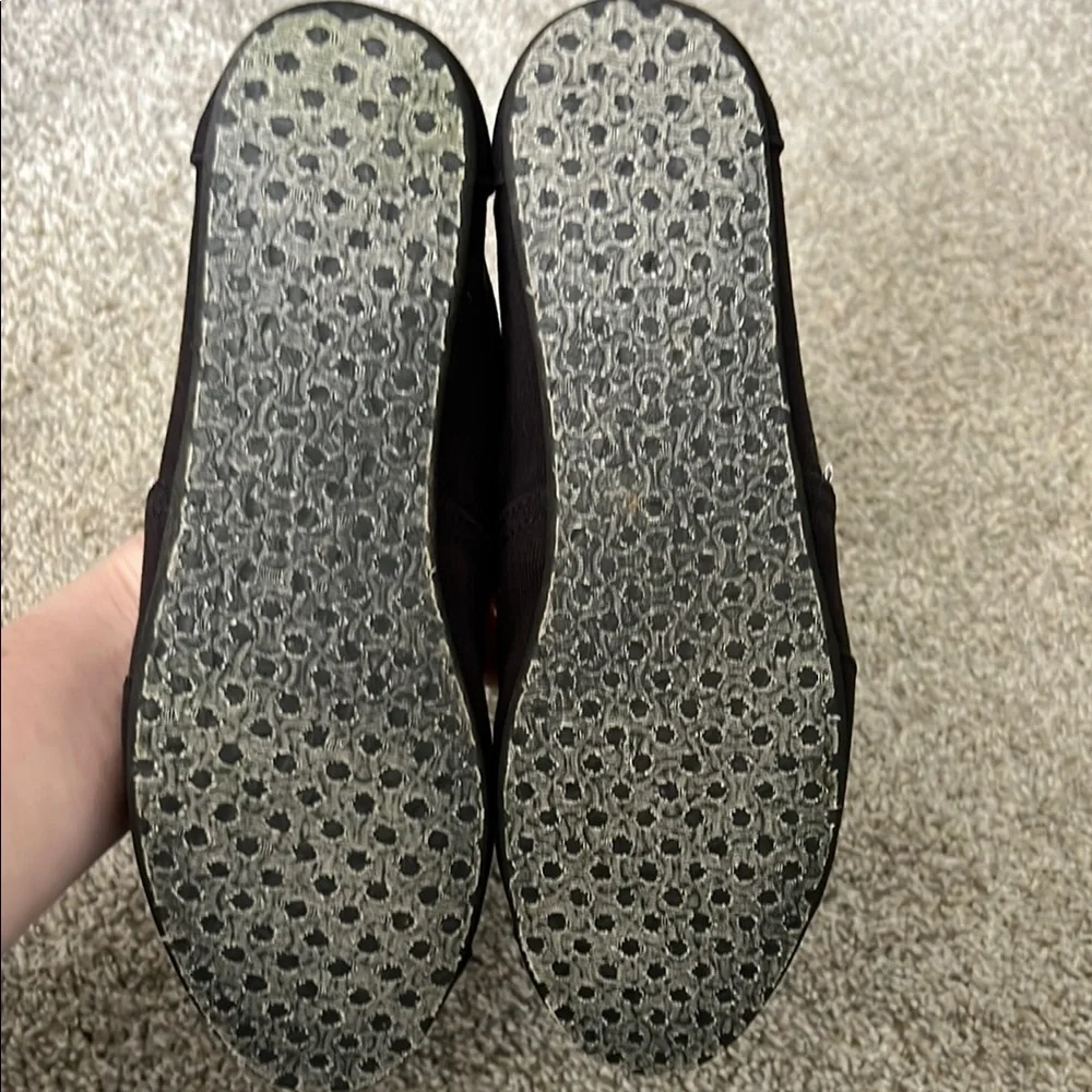 TOMS Classic Black Slip-On Shoes - Picture 3 of 5